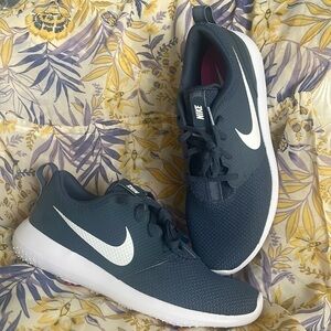 Brand New Nike Golf Shoes Lace Up Sneakers Blue & White Lightweight Traction